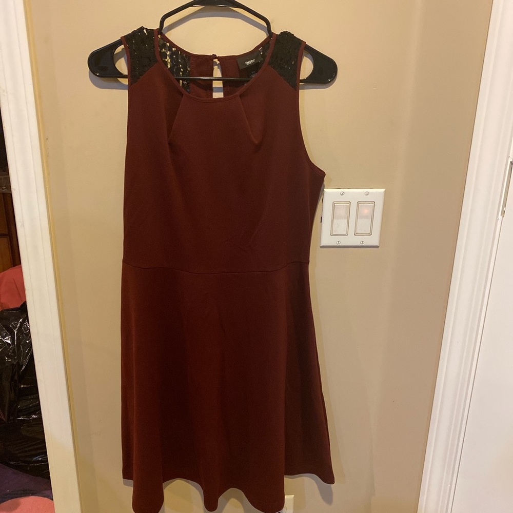 Maroon sleeveless dress
